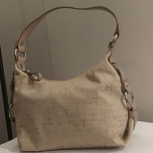 Small Tommy Hilfiger hand bag